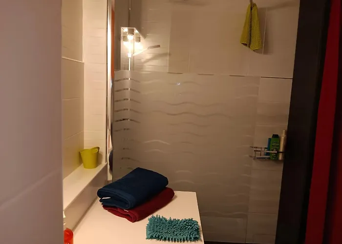 Lumineux A Avec Vue Sur La - 34 M² Apartment *