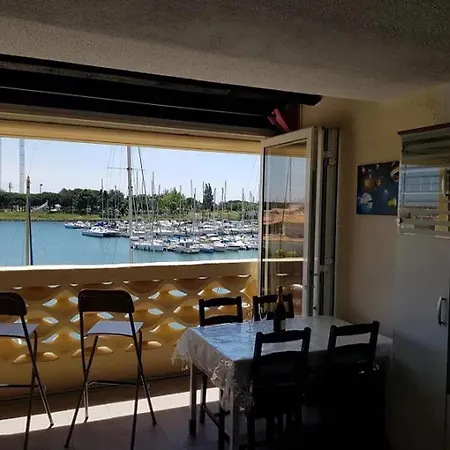 Cosy Avec Vue Sur La A 34 M² Parking Inclus * Agde